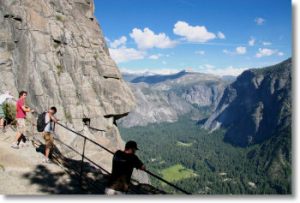 yosemite-falls-lookout-350